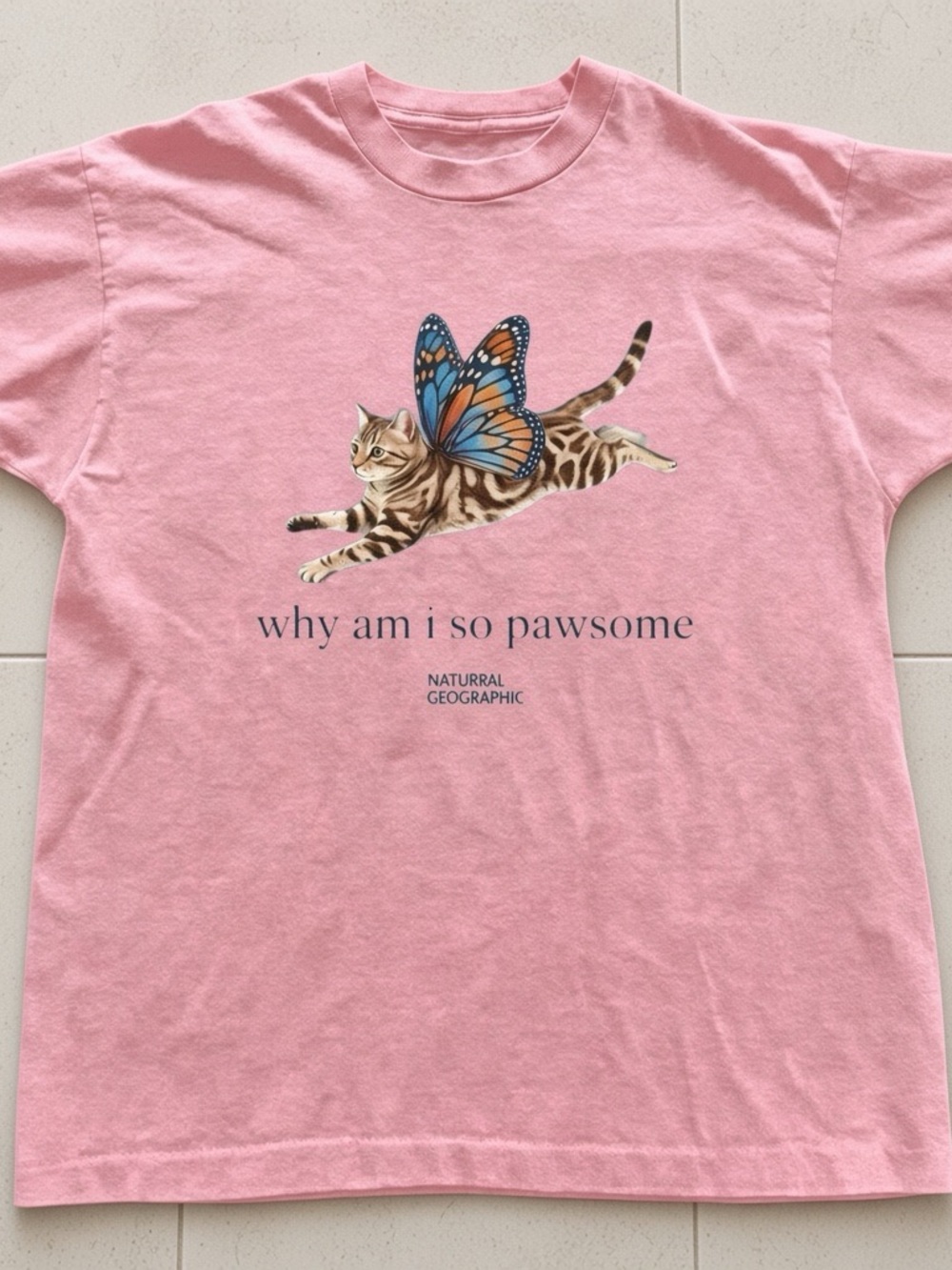 National geographic "Why Am I So Pawsome" Cute Cat- Light pink T-shirt